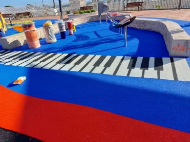 Pavimento continuo de caucho para parques 